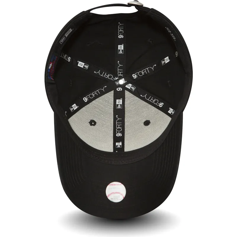 schwarze-verstellbare-curved-cap-9forty-essential-der-new-york-yankees-mlb-von-new-era