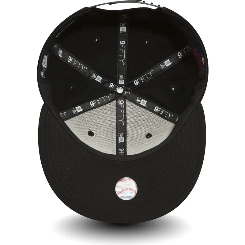 schwarze-verstellbare-9fifty-flatcap-white-on-black-der-new-york-yankees-mlb-von-new-era