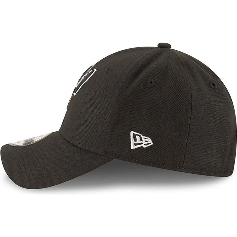schwarze-verstellbare-curved-cap-9forty-the-league-der-san-antonio-spurs-nba-von-new-era schwarze-verstellbare-curved-cap-9forty-the-league-der-san-antonio-spurs-nba-von-new-era