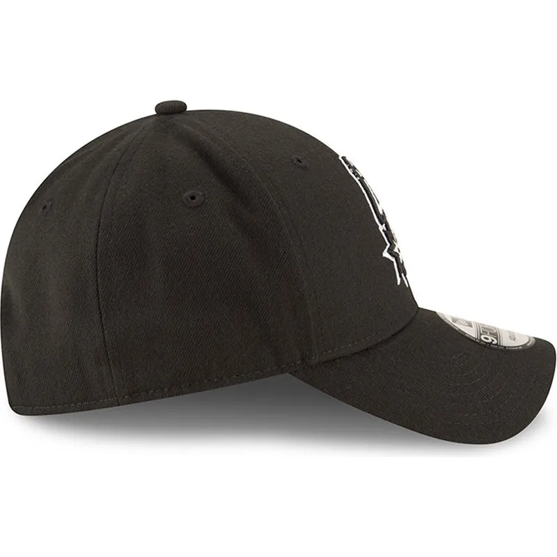 schwarze-verstellbare-curved-cap-9forty-the-league-der-san-antonio-spurs-nba-von-new-era schwarze-verstellbare-curved-cap-9forty-the-league-der-san-antonio-spurs-nba-von-new-era