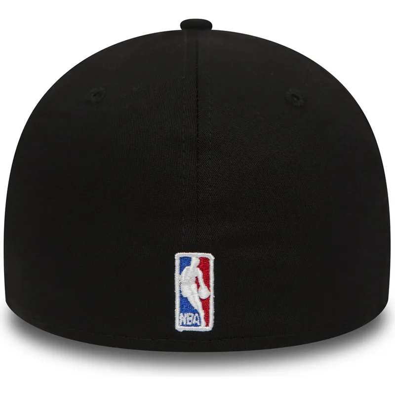 mutzen-gebogen-schwarz-angepasst-39thirty-black-base-der-chicago-bulls-nba-von-new-era