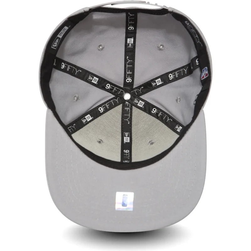 mutzen-flach-grau-snapback-9fifty-chain-stitch-der-toronto-raptors-nba-von-new-era mutzen-flach-grau-snapback-9fifty-chain-stitch-der-toronto-raptors-nba-von-new-era