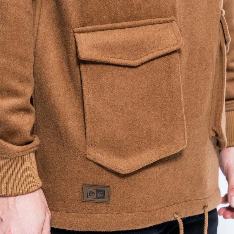 sweatshirt-mit-kapuze-braun-der-sudadera-con-capucha-marron-pullover-hoody-premium-classics-von-new-era