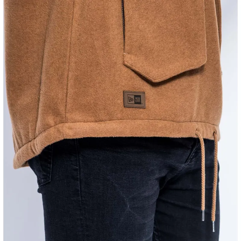 sweatshirt-mit-kapuze-braun-der-sudadera-con-capucha-marron-pullover-hoody-premium-classics-von-new-era