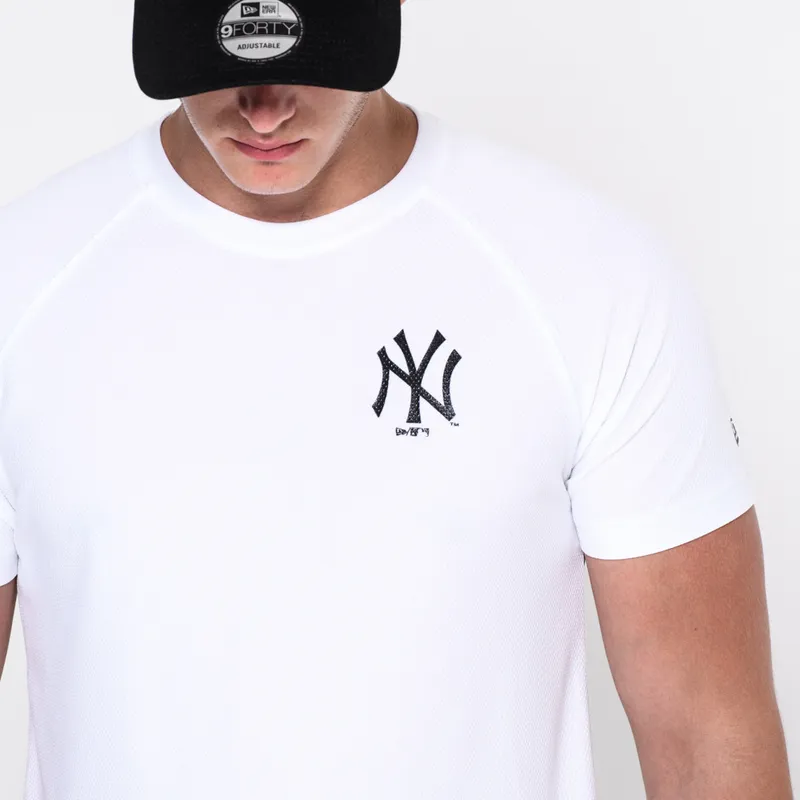 t-shirt-kurzarm-weiss-stealth-der-new-york-yankees-mlb-von-new-era t-shirt-kurzarm-weiss-stealth-der-new-york-yankees-mlb-von-new-era