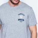 t-shirt-kurzarm-grau-badge-der-new-york-yankees-mlb-von-new-era