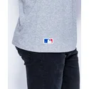 t-shirt-kurzarm-grau-badge-der-new-york-yankees-mlb-von-new-era