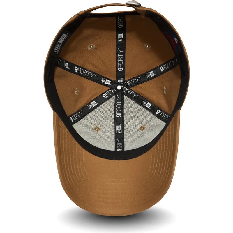 mutzen-gebogen-braun-verstellbares-band-claro-9forty-essential-der-new-york-yankees-mlb-von-new-era
