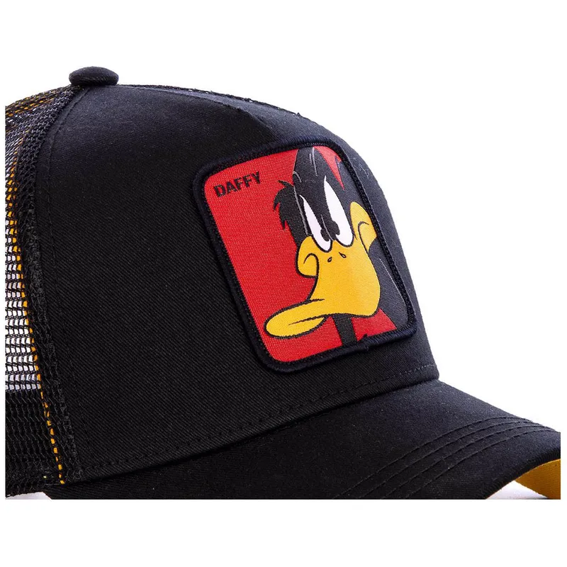 schwarze-trucker-kappe-daffy-duck-daf1-looney-tunes-von-capslab schwarze-trucker-kappe-daffy-duck-daf1-looney-tunes-von-capslab