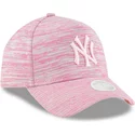 casquette-courbee-rose-ajustable-avec-logo-rose-9forty-a-frame-engineered-fit-new-york-yankees-mlb-new-era