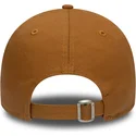 mutzen-gebogen-braun-verstellbares-band-trigo-9forty-league-essential-der-new-york-yankees-mlb-von-new-era