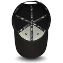 schwarze-verstellbare-curved-cap-mit-weissem-logo-9forty-league-essential-der-chicago-bulls-nba-von-new-era