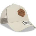 graue-trucker-kappe-a-frame-9forty-heritage-patch-von-new-era