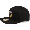 schwarze-flache-snapback-kappe-t-rex-dinosaurier-jurassic-park-von-difuzed
