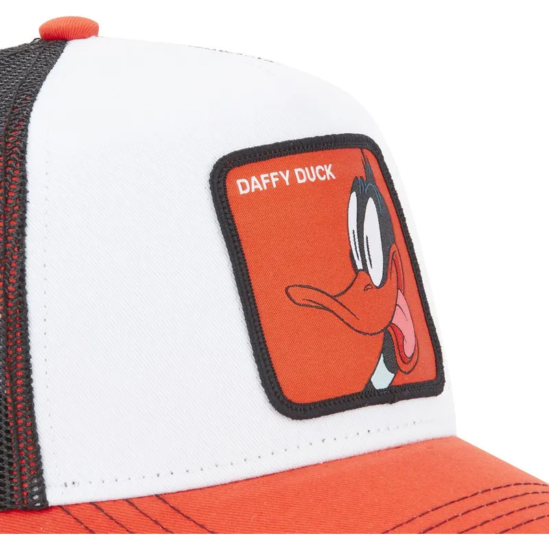 trucker-cap-weiss-schwarz-und-rot-duffy-duck-loo5-daf1-looney-tunes-von-capslab