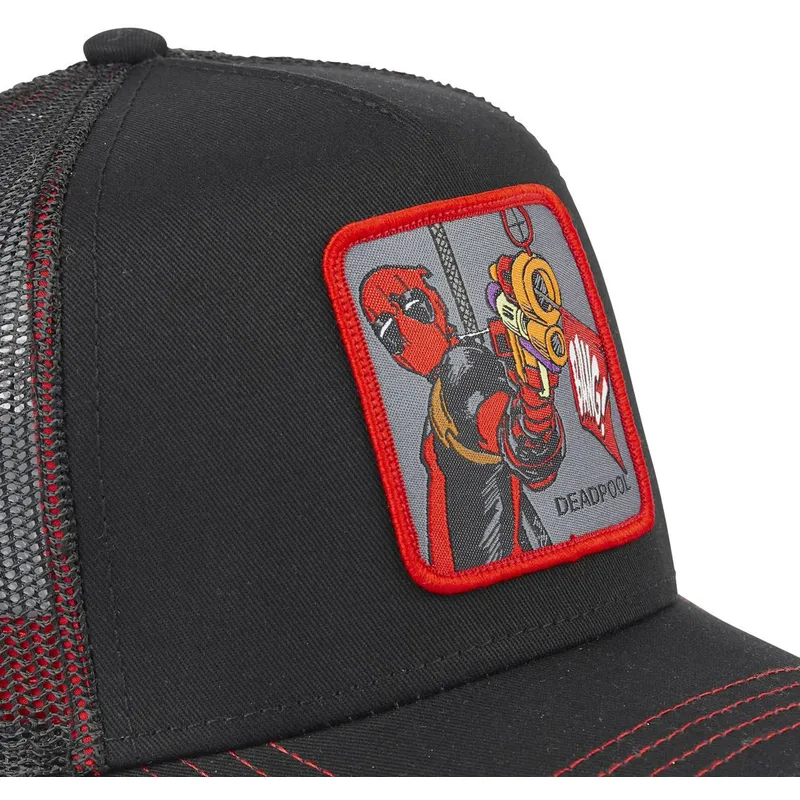 mutzen-gebogen-schwarz-snapback-deadpool-marvel-comics-von-capslab mutzen-gebogen-schwarz-snapback-deadpool-marvel-comics-von-capslab