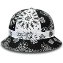 chapeau-seau-noir-et-blanc-paisley-explorer-new-era