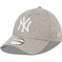 mutzen-gebogen-grau-verstellbares-band-9forty-jersey-der-new-york-yankees-mlb-von-new-era
