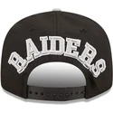 mutzen-flach-schwarz-snapback-9fifty-team-arch-der-las-vegas-raiders-nfl-von-new-era