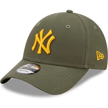 New Era Curved Brim Yellow Logo 9FORTY League Essential New York Yankees MLB Green Adjustable Cap