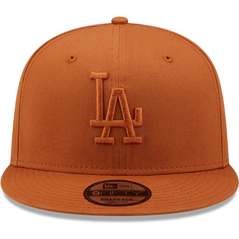 mutzen-flach-braun-snapback-marron-9fifty-league-essential-der-los-angeles-dodgers-mlb-von-new-era