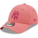 mutzen-gebogen-rosa-verstellbares-band-9forty-league-essential-der-new-york-yankees-mlb-von-new-era