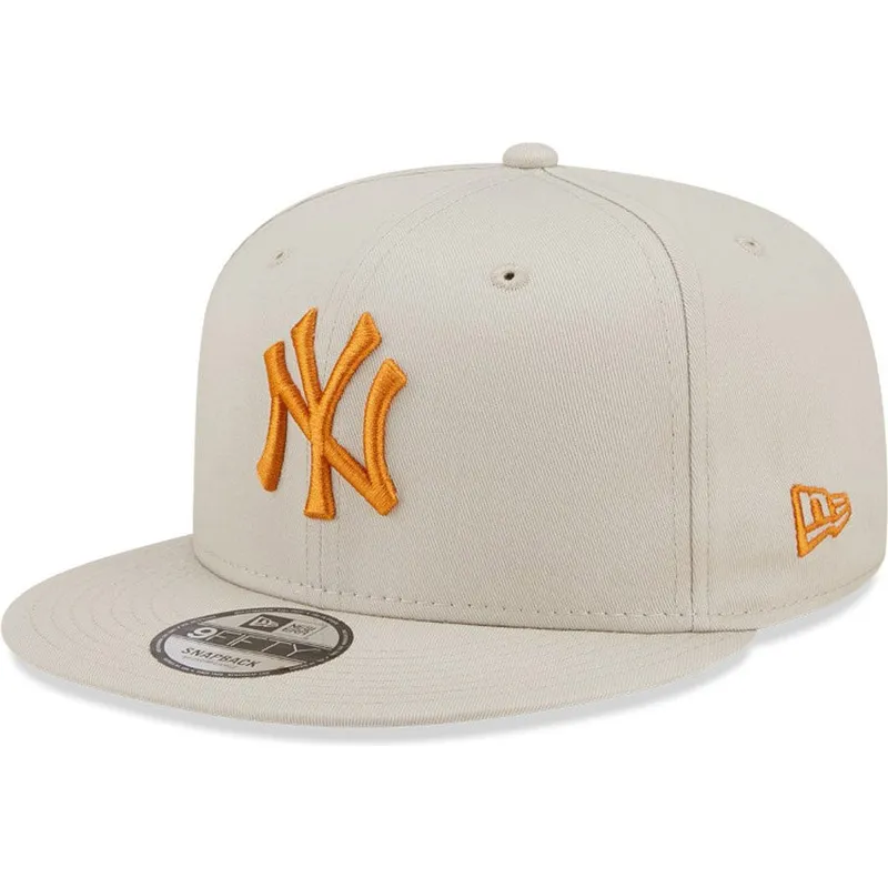 mutzen-flach-beige-snapback-9fifty-league-essential-der-new-york-yankees-mlb-von-new-era