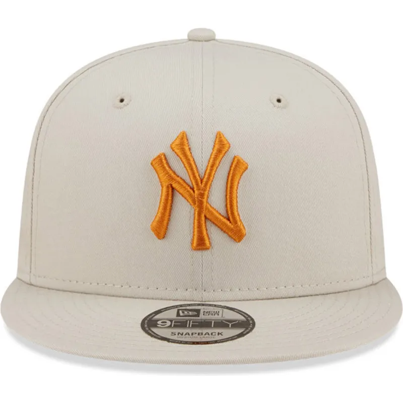 mutzen-flach-beige-snapback-9fifty-league-essential-der-new-york-yankees-mlb-von-new-era