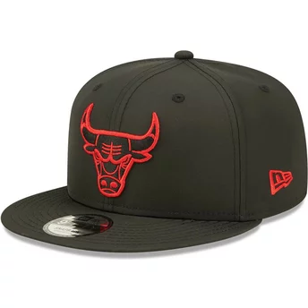 Casquette plate noire snapback avec logo rouge 9FIFTY Neon Pack Chicago Bulls NBA New Era