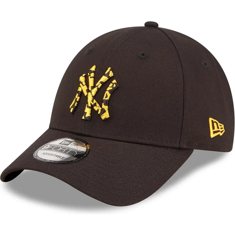 schwarze-verstellbare-curved-cap-mit-gelbem-logo-9forty-seasonal-infill-der-new-york-yankees-mlb-von-new-era schwarze-verstellbare-curved-cap-mit-gelbem-logo-9forty-seasonal-infill-der-new-york-yankees-mlb-von-new-era
