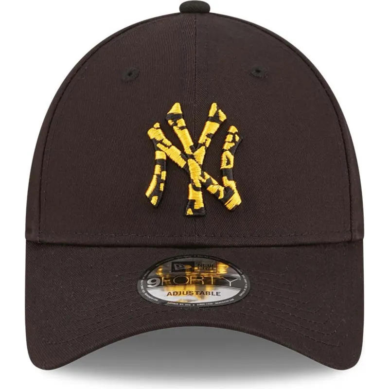 schwarze-verstellbare-curved-cap-mit-gelbem-logo-9forty-seasonal-infill-der-new-york-yankees-mlb-von-new-era schwarze-verstellbare-curved-cap-mit-gelbem-logo-9forty-seasonal-infill-der-new-york-yankees-mlb-von-new-era