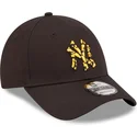 schwarze-verstellbare-curved-cap-mit-gelbem-logo-9forty-seasonal-infill-der-new-york-yankees-mlb-von-new-era