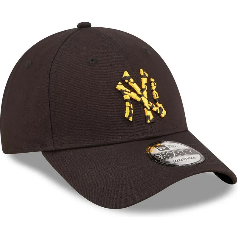 schwarze-verstellbare-curved-cap-mit-gelbem-logo-9forty-seasonal-infill-der-new-york-yankees-mlb-von-new-era schwarze-verstellbare-curved-cap-mit-gelbem-logo-9forty-seasonal-infill-der-new-york-yankees-mlb-von-new-era