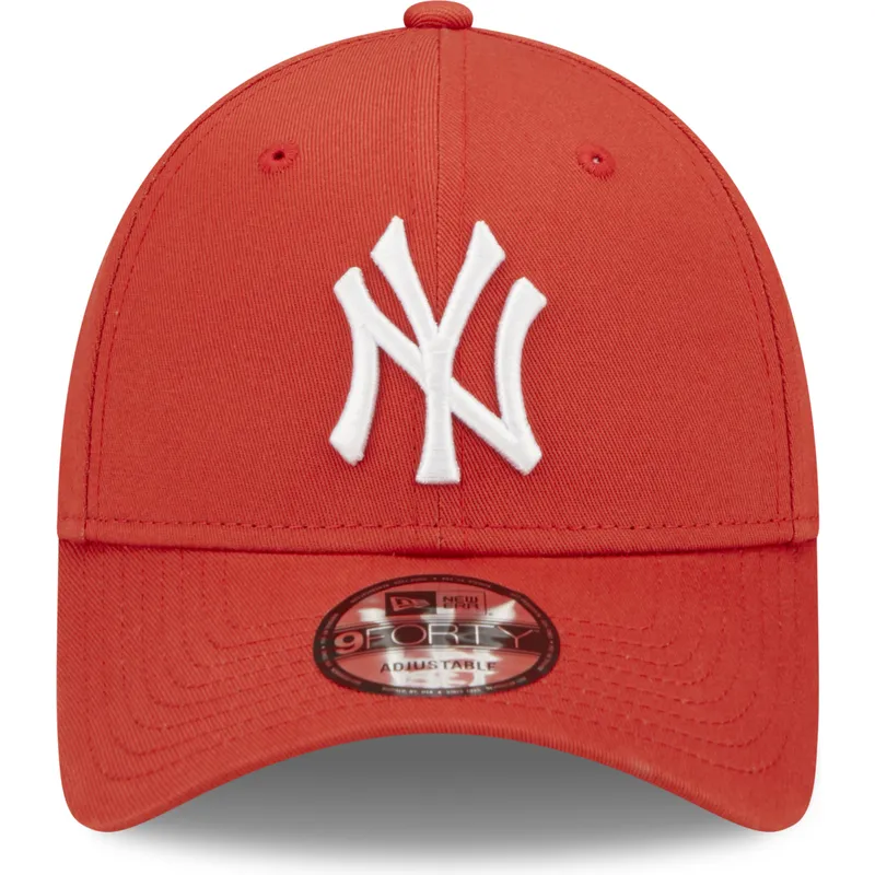 mutzen-gebogen-rot-verstellbares-band-9forty-league-essential-der-new-york-yankees-mlb-von-new-era