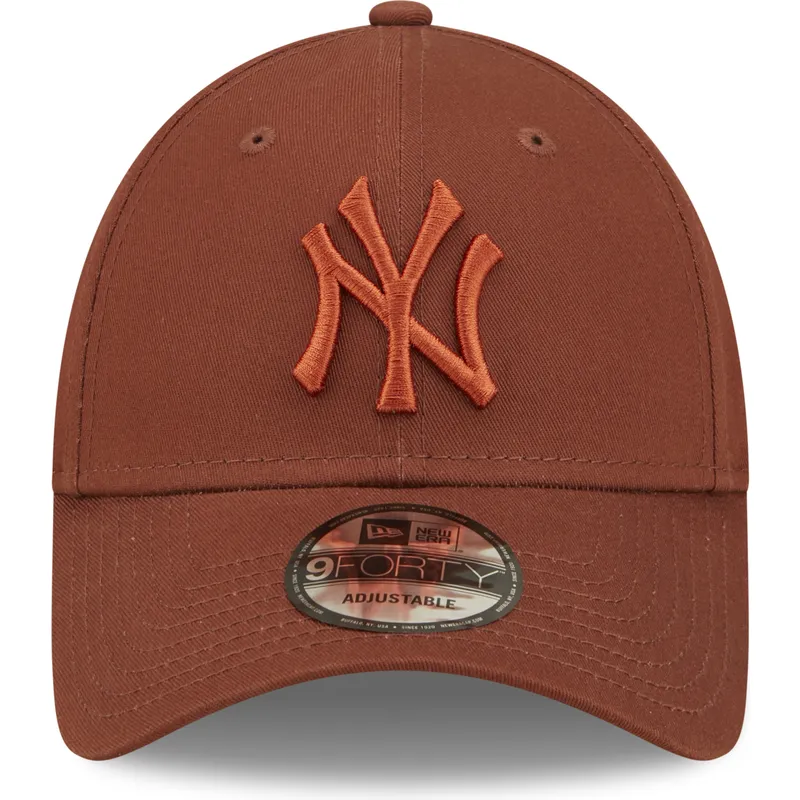 mutzen-gebogen-braun-verstellbares-band-9forty-league-essential-der-new-york-yankees-mlb-von-new-era mutzen-gebogen-braun-verstellbares-band-9forty-league-essential-der-new-york-yankees-mlb-von-new-era