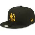 casquette-plate-noire-snapback-avec-logo-jaune-9fifty-league-essential-new-york-yankees-mlb-new-era