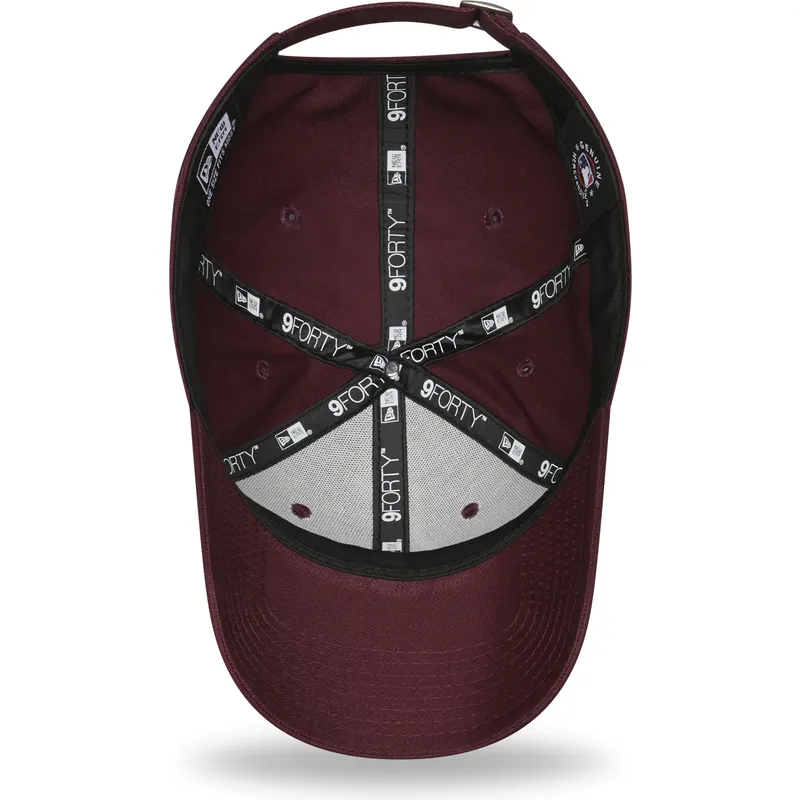 mutzen-gebogen-rot-verstellbares-band-granate-9forty-league-essential-der-new-york-yankees-mlb-von-new-era