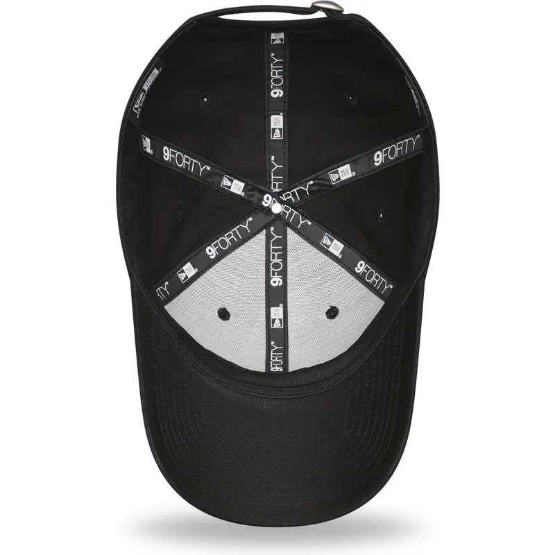 schwarze-verstellbare-curved-cap-mit-grunem-logo-9forty-league-essential-der-new-york-yankees-mlb-von-new-era schwarze-verstellbare-curved-cap-mit-grunem-logo-9forty-league-essential-der-new-york-yankees-mlb-von-new-era
