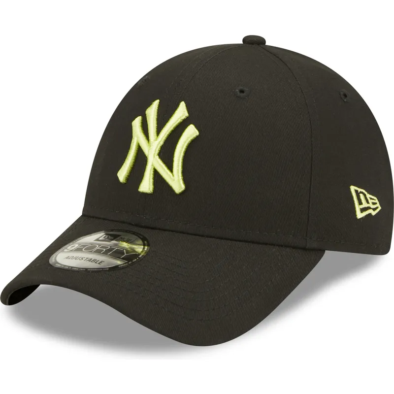 schwarze-verstellbare-curved-cap-mit-grunem-logo-9forty-league-essential-der-new-york-yankees-mlb-von-new-era schwarze-verstellbare-curved-cap-mit-grunem-logo-9forty-league-essential-der-new-york-yankees-mlb-von-new-era