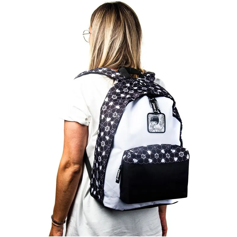 rucksack-weiss-und-schwarz-oliver-atom-bag-tsu-campeones-oliver-y-benji-von-capslab rucksack-weiss-und-schwarz-oliver-atom-bag-tsu-campeones-oliver-y-benji-von-capslab