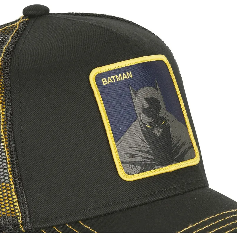 schwarze-trucker-kappe-batman-dar1-dc-comics-von-capslab
