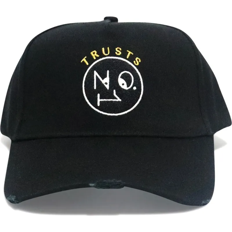 schwarze-verstellbare-curved-cap-trusts-no1-distressed-black-gold-logo-von-the-no1-face
