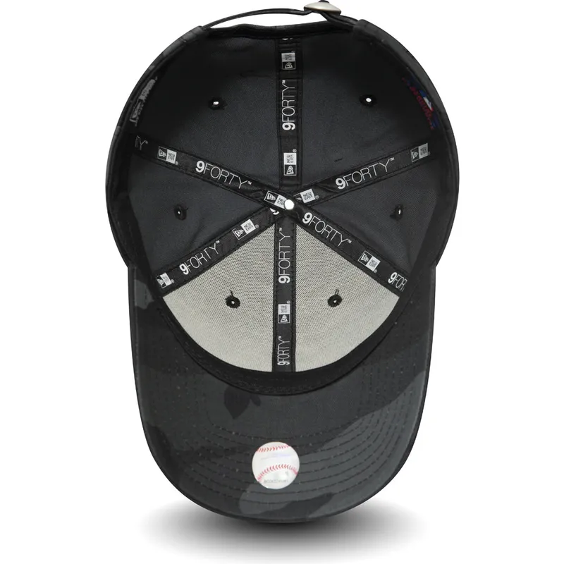 gebogene-kappe-schwarzes-camouflage-verstellbar-mit-schwarzem-logo-9forty-league-essential-von-new-york-yankees-mlb-von-new-era gebogene-kappe-schwarzes-camouflage-verstellbar-mit-schwarzem-logo-9forty-league-essential-von-new-york-yankees-mlb-von-new-era