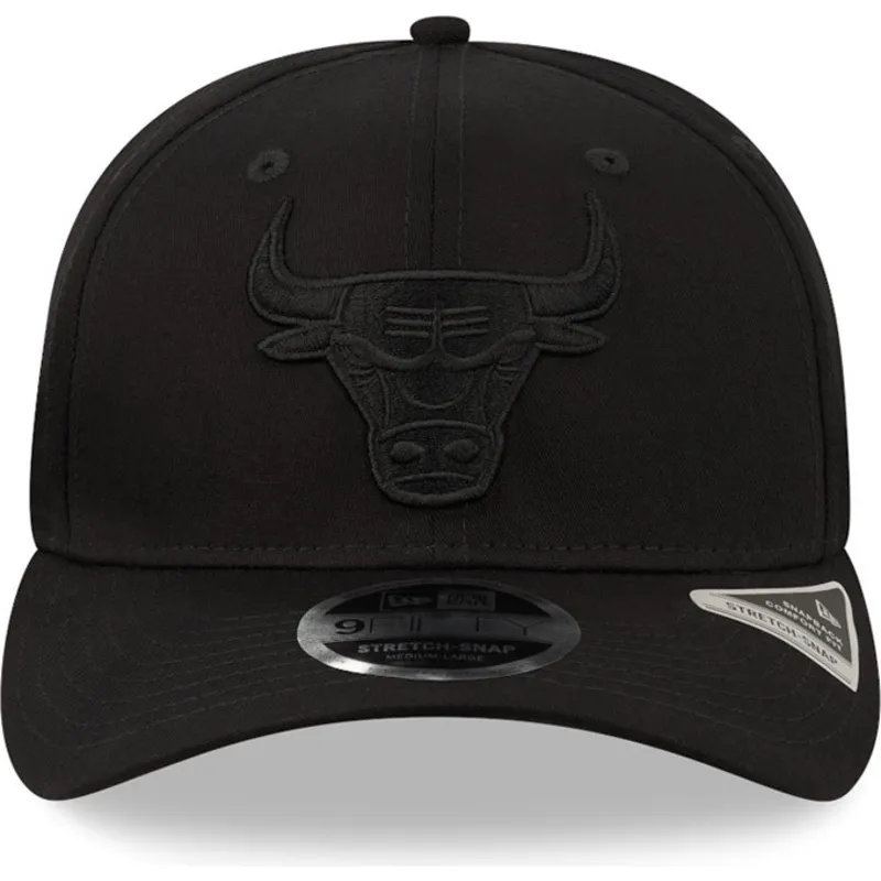 schwarze-gebogene-snapback-kappe-mit-schwarzem-logo-9fifty-tonal-stretch-snap-der-chicago-bulls-nba-von-new-era