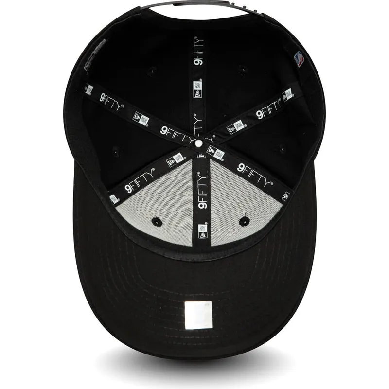 schwarze-gebogene-snapback-kappe-mit-schwarzem-logo-9fifty-tonal-stretch-snap-der-chicago-bulls-nba-von-new-era