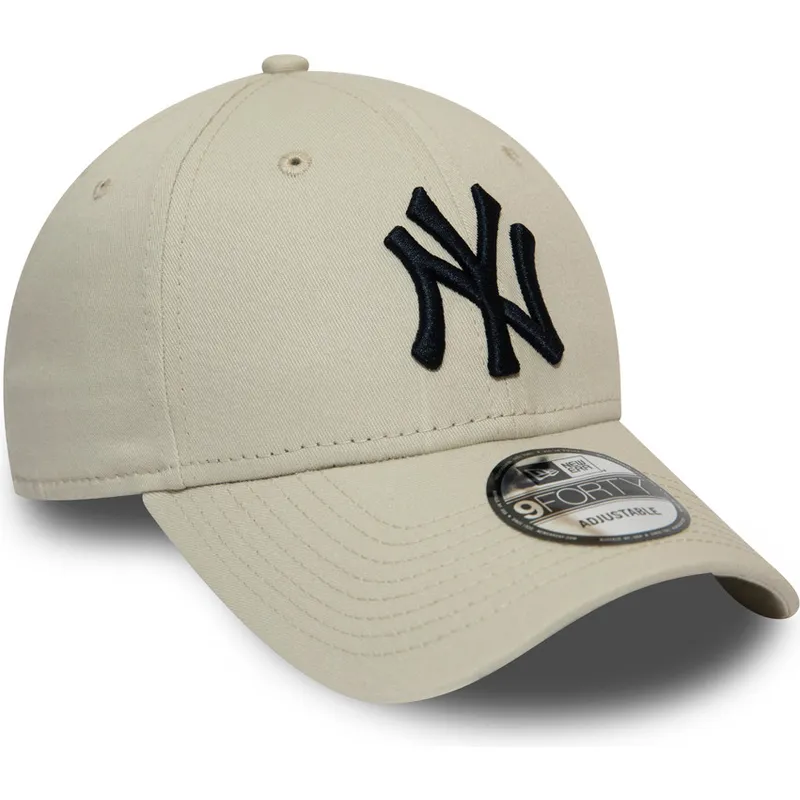 beige-verstellbare-curved-cap-mit-schwarzem-logo-9forty-league-essential-der-new-york-yankees-mlb-von-new-era