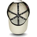 beige-verstellbare-curved-cap-mit-schwarzem-logo-9forty-league-essential-der-new-york-yankees-mlb-von-new-era