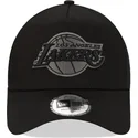 schwarze-trucker-kappe-mit-schwarzem-logo-9forty-a-frame-tonal-der-los-angeles-lakers-nba-von-new-era