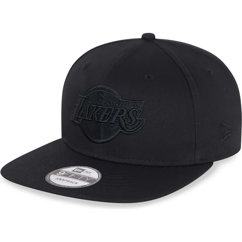 schwarze-flache-snapback-kappe-mit-schwarzem-logo-9fifty-der-los-angeles-lakers-nba-von-new-era schwarze-flache-snapback-kappe-mit-schwarzem-logo-9fifty-der-los-angeles-lakers-nba-von-new-era