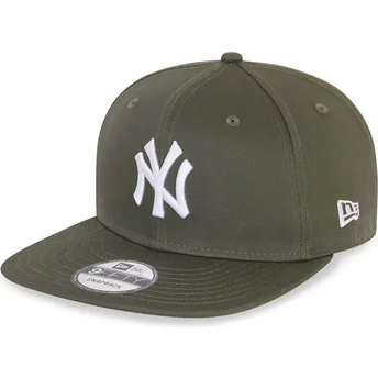 New Era Flat Brim 9FIFTY Essential New York Yankees MLB Green Snapback Cap